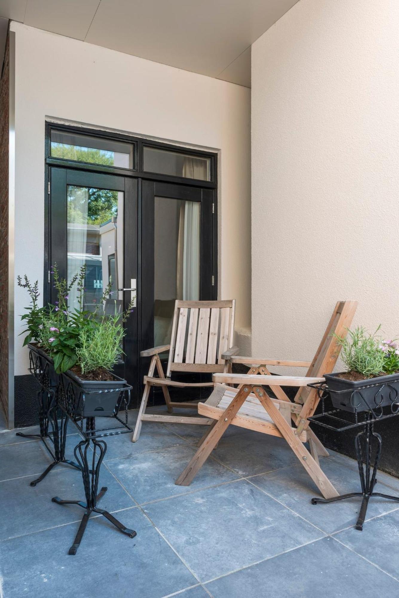Petite Room With Wifi, Ac, And Shared Kitchen Тилбург Екстериор снимка