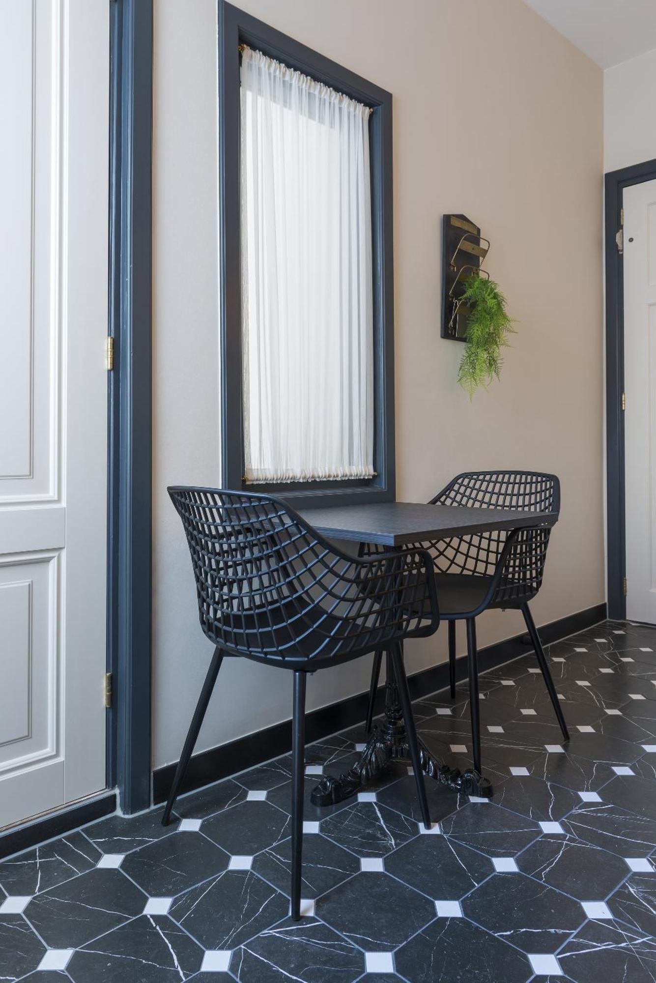 Petite Room With Wifi, Ac, And Shared Kitchen Тилбург Екстериор снимка