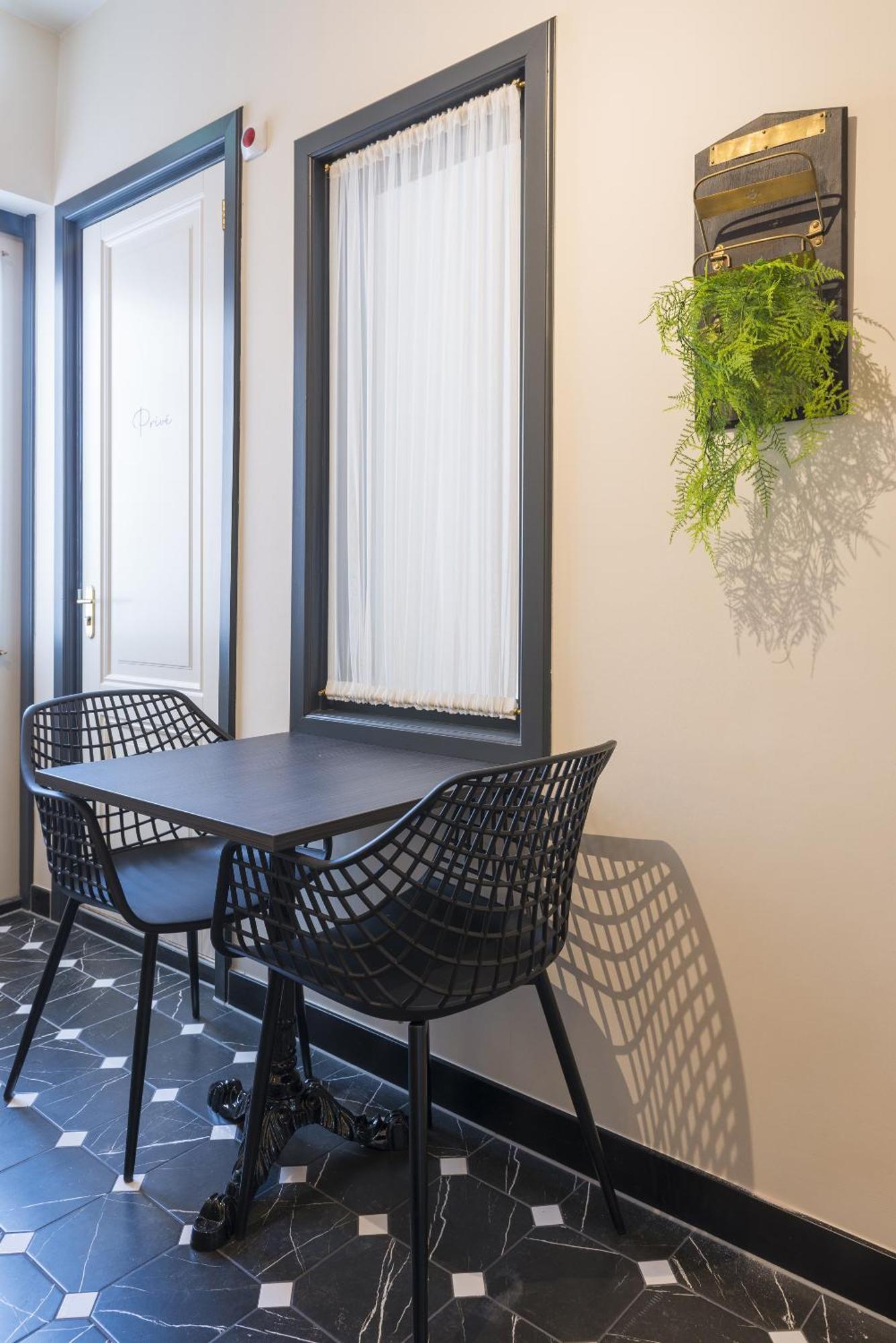 Petite Room With Wifi, Ac, And Shared Kitchen Тилбург Екстериор снимка